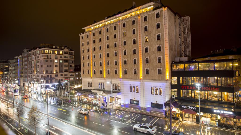 Sivas Bueyuek Hotel Exteriör bild