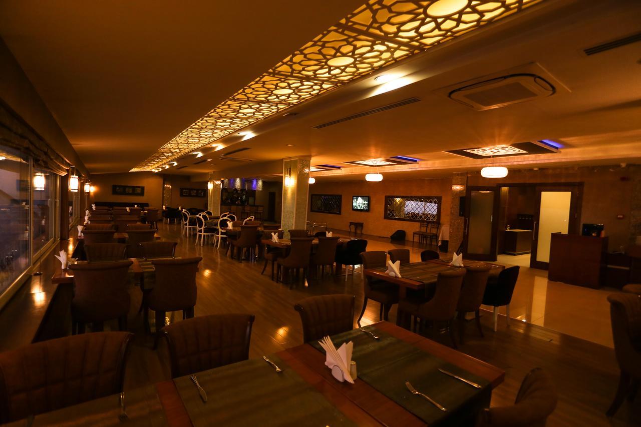 Sivas Bueyuek Hotel Exteriör bild